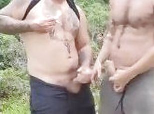 Papa, Poilue, Masturbation, En plein air, Public, Amateur, Gay, Branlette, Joufflue, Secousses