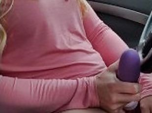 Milf masturbates in her car