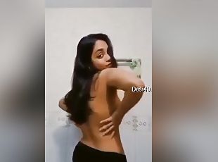 Today Exclusive- Horny Desi Girl Play With Her Boobs