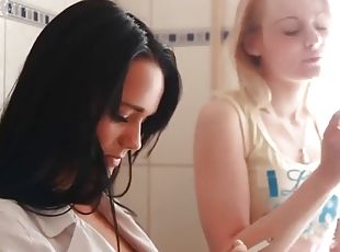 2 Smoking Cute Teens non nude