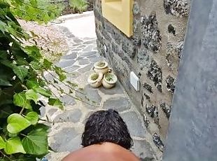 En plein air, Public, Amateur, Fellation, Ejaculation sur le corps, Maison, Couple, Ejaculation