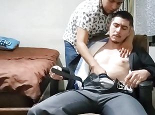 mastubasi, berkulit-hitam, homo, handjob-seks-dengan-tangan-wanita-pada-penis-laki-laki, pijat, buah-zakar, berotot, putih, penis