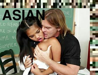 Evan Stone fucks with Asian Cindy Starfall