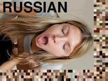orosz, anális, szopás, kilövelés, tinilány, pornósztár, mélytorok, puncibaélvezés, nézőpont, szőke