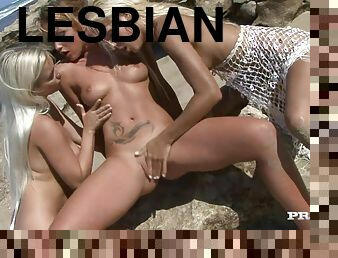 ulkotiloissa, pillu-pussy, lesbo-lesbian, sormettaminen, kolmisin, blondi, oraali, munat