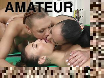 chatte-pussy, sport, amateur, lesbienne, jouet, trio, gode, salle-de-gym