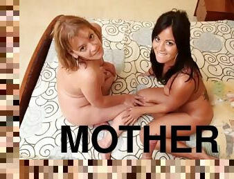 Real mother delia rosa and daughter jazmina fuck a man together