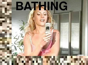 mandi, mandi-shower, seorang-diri, erotis