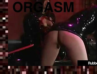 orgasmi, lesbiche, trio, sgualdrine, latex, sculacciate, vibratori