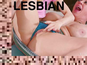 Dee Williams & Kenzie Reeves - Hot Lesbian Sex