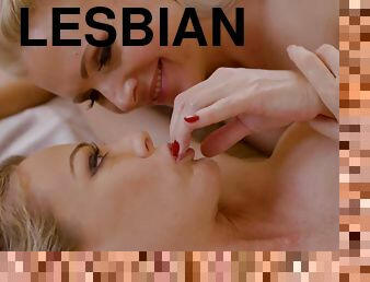 lesbo-lesbian, sormettaminen, pitkät-sukat, blondi, nussiminen, alusasut