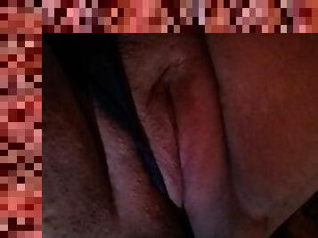 masturbación, orgasmo, squirting, amateur, madurita-caliente, juguete, regordeta, a-solas, húmedo