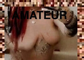 baignade, gros-nichons, chatte-pussy, amateur, babes, belle-femme-ronde, fétiche, douche, solo, tatouage