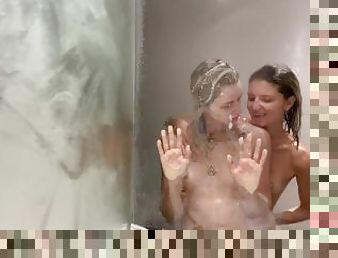 Lesbian in the shower with Foxy