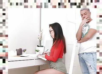 Cock-loving Asian schoolgirl Li Loo fucks her white tutor