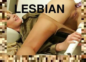 Gorgeous ladies have an amazing lesbian scene