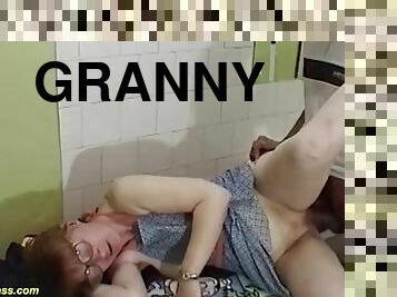 takaapäin, vanha, laiha, suihinotto, isoäiti-granny, milf, kova-seksi, nuori-18, vanhempi, unkarilainen