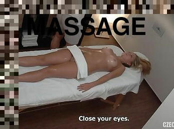 Massage for Beautiful Blonde who Squirts During while rubbed - Czech hardcore