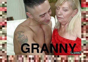 Horny naughty granny enjoys twat nailing by hot fucker