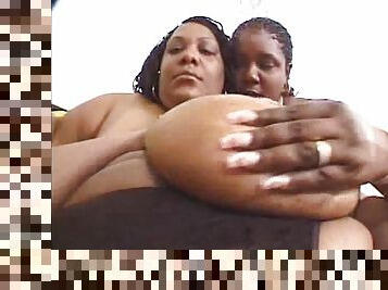 tetas-grandes, gorda, pezones, negra-ebony, lesbiana, negra, regordeta, bragas, erótico