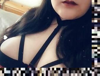 asiatique, gros-nichons, amateur, bdsm, belle-femme-ronde, lingerie, fétiche, solo, vampire