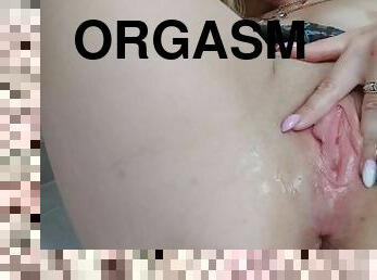 оргазм, киска, бабы-кончают, стимуляция-пальцем, трусики, похотливые, узкие-вагины, соло, мокрая-манда, ноги