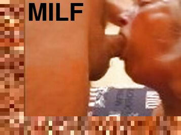 FELLATION HARD POUR UNE MILF FAISANT DES GORGES PROFONDES