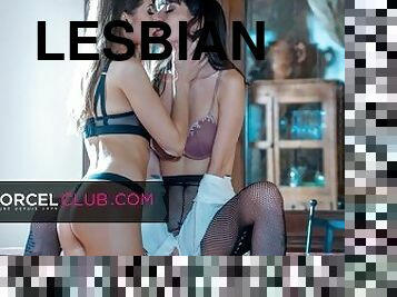 tetas-grandes, masturbación, orgasmo, babes, lesbiana, francés, con-los-dedos, medias, lencería, tetas