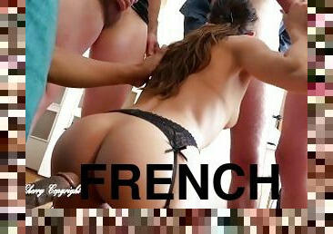 This French girl loves Lyonnais sausages (french amateur Bukkake)