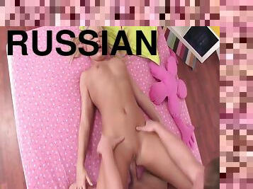 extrême, russe, anal, ados, hardcore, fellation-profonde, première-fois, blonde, petits-seins