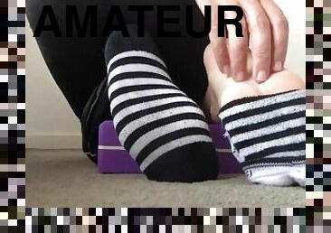 Solo tickles socks off and fingers do the work - MANLYFOOT