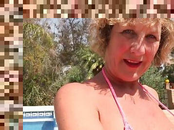 gros-nichons, mature, fellation, milf, point-de-vue, tante, horny, blonde, britannique, piscine