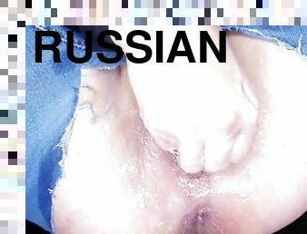 Russian MILF masturbates her pussy to squirt