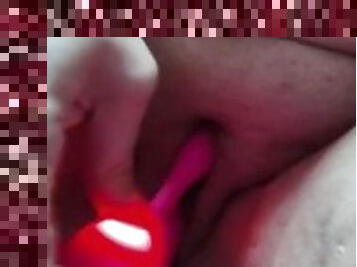 masturbación, coño-pussy, squirting, amateur, madurita-caliente, juguete, regordeta, fetichista, a-solas, húmedo