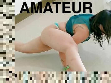 Vaneyoga Frog Splits cameltoe pussy