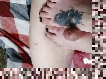 amaterski, mame-koje-bih-jebao, stopala-feet, sa-stopalom, brinete, tetovaže