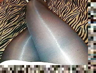 Thin black 40 den pantyhose