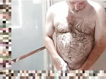 Boppityboo hairy daddy in the shower