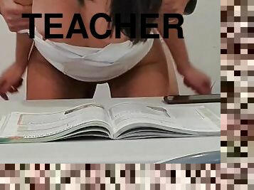 Teacher read book and student fuck her during English class