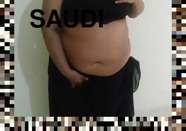 Horny Beautiful Saudi Webcam Model – BBW