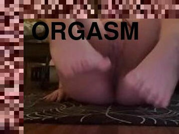 payudara-besar, clitoris-bagian-atas-vagina-paling-sensitif, gemuk-fat, mastubasi, puting-payudara, orgasme, vagina-pussy, amatir, sayang, wanita-gemuk-yang-cantik