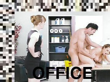 gros-nichons, bureau-office, babes, fellation, énorme-bite, hardcore, pornstar, par-voie-orale, gros-seins, fumer