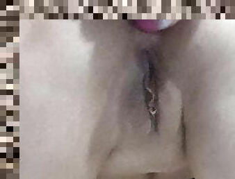 payudara-besar, posisi-seks-doggy-style, mastubasi, orgasme, kencing, isteri, anal, permainan-jari, ganda, menembus