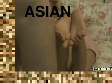 asiático, pies, corrida, mona, pequeñita
