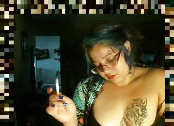 bbw, s-pirsingom, fetiš, pušenje-smoking, tetovaže