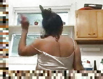 Cockraising Mature Latina Dancing While Doing the dishes