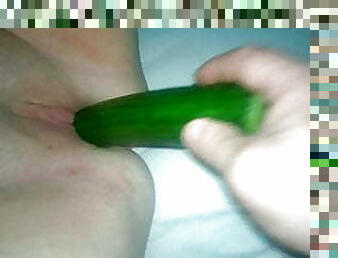 uk milf taking a cucumber