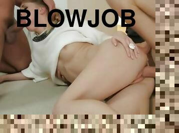 Beauteous gal comes with a blowjob