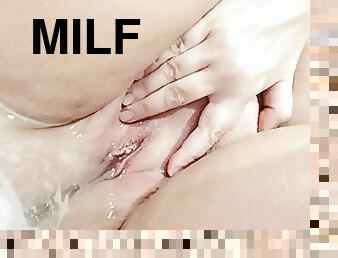 Getting my wet pussy out in the bath - BBW MILF