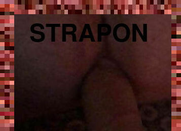 Mistress strapon and fisting